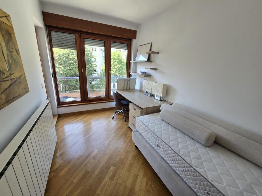 Slika 11 - Alekse Nenadovića, Trosoban stan za izdavanje, 125m2, 1.400€