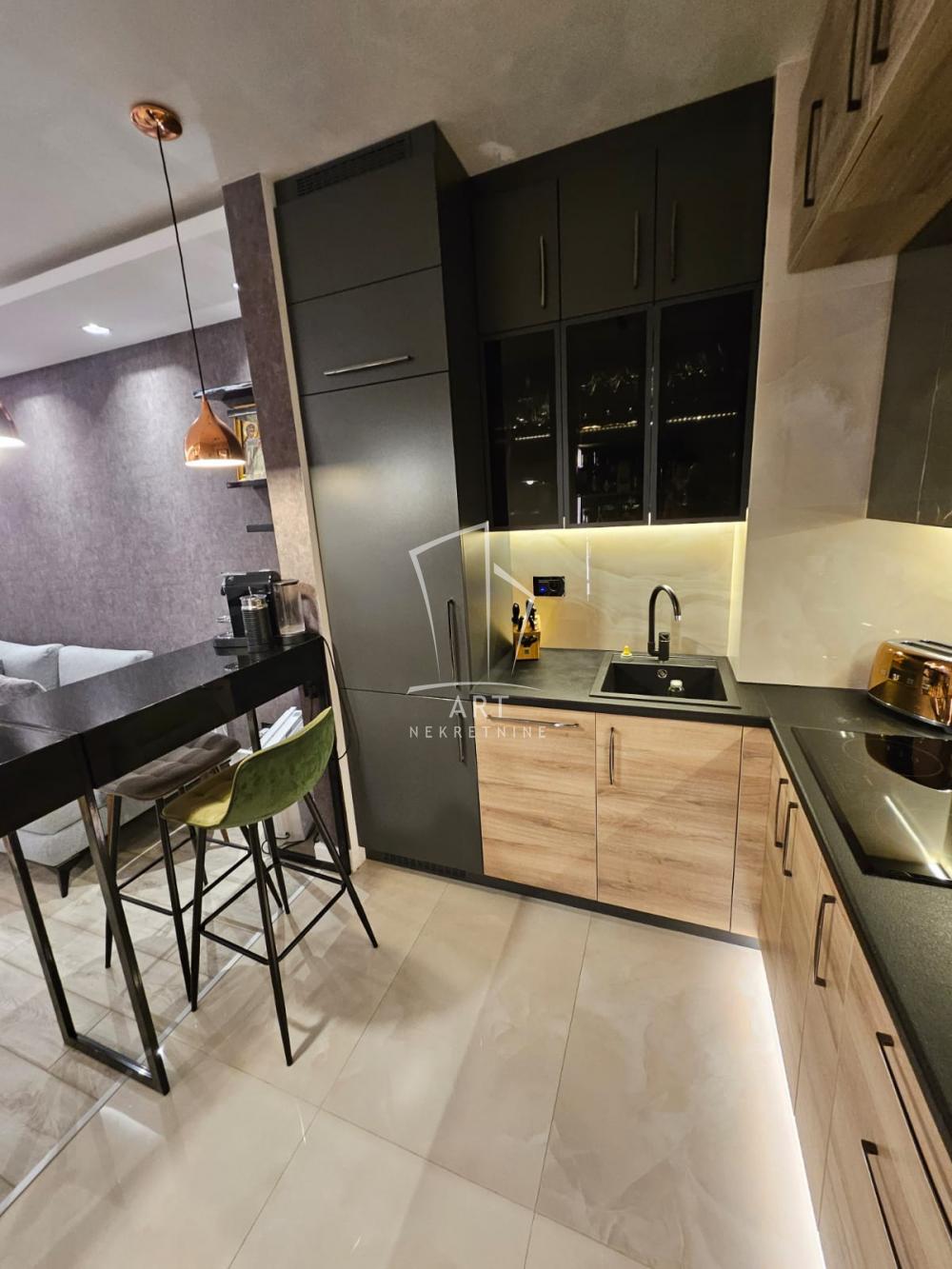 Slika 10 - Uroša Martinovića, Dvosoban stan za izdavanje, 62m2, 1.200€