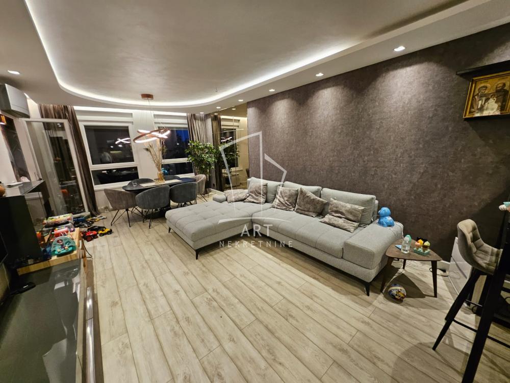 Slika 1 - Uroša Martinovića, Dvosoban stan za izdavanje, 62m2, 1.200€