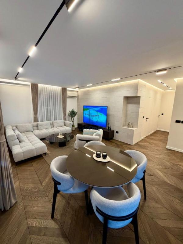 Slika 1 - Bulevar Vudroa Vilsona, Trosoban stan na prodaju, 82m2, 435.000€