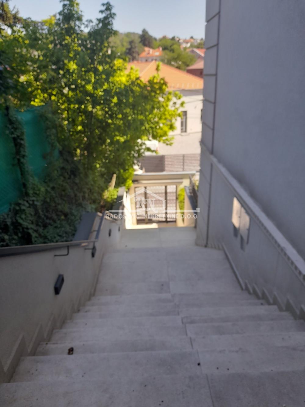 Slika 1 - Trstenjakova, Troiposoban stan za izdavanje, 70m2, 750€