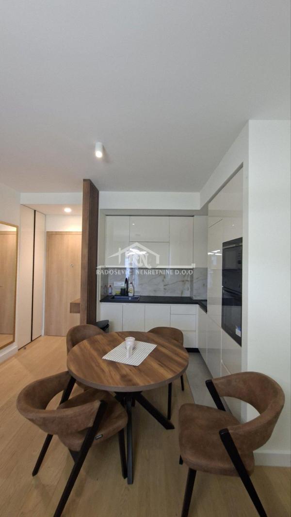 Slika 5 - Luke Ćelovića Trebinjca, Trosoban stan za izdavanje, 70m2, 1.600€