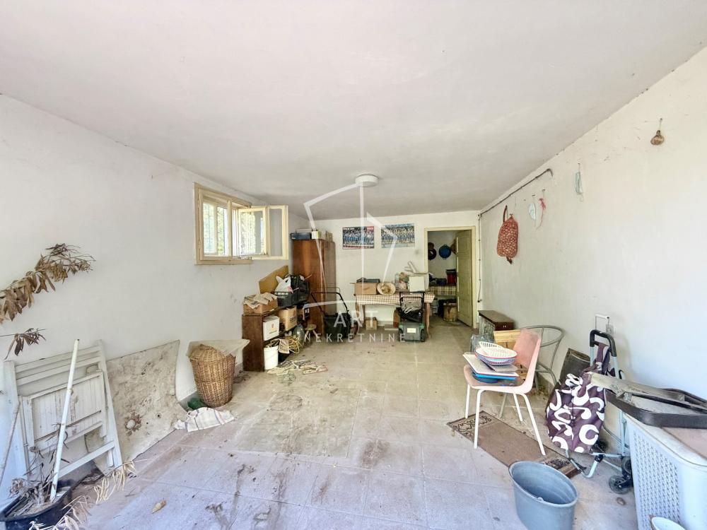 Slika 11 - Slavka Manojlovića,  Kuća na prodaju, 231m2, 195.000€