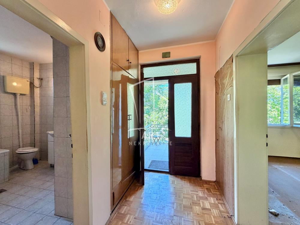 Slika 10 - Slavka Manojlovića,  Kuća na prodaju, 231m2, 195.000€