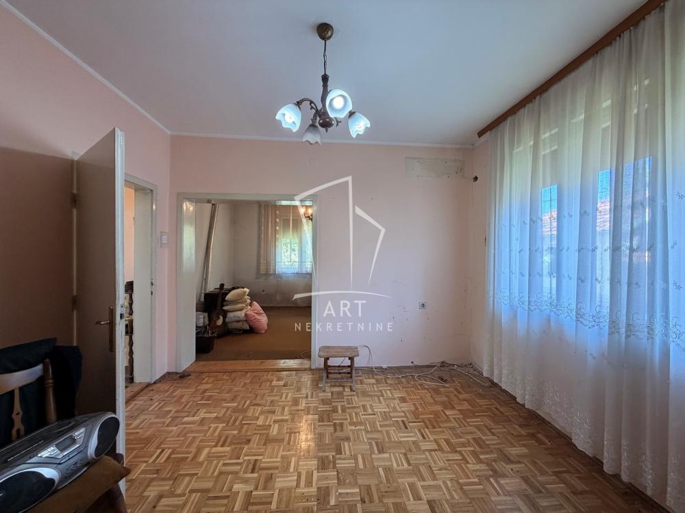 Slika 3 - Slavka Manojlovića,  Kuća na prodaju, 231m2, 195.000€
