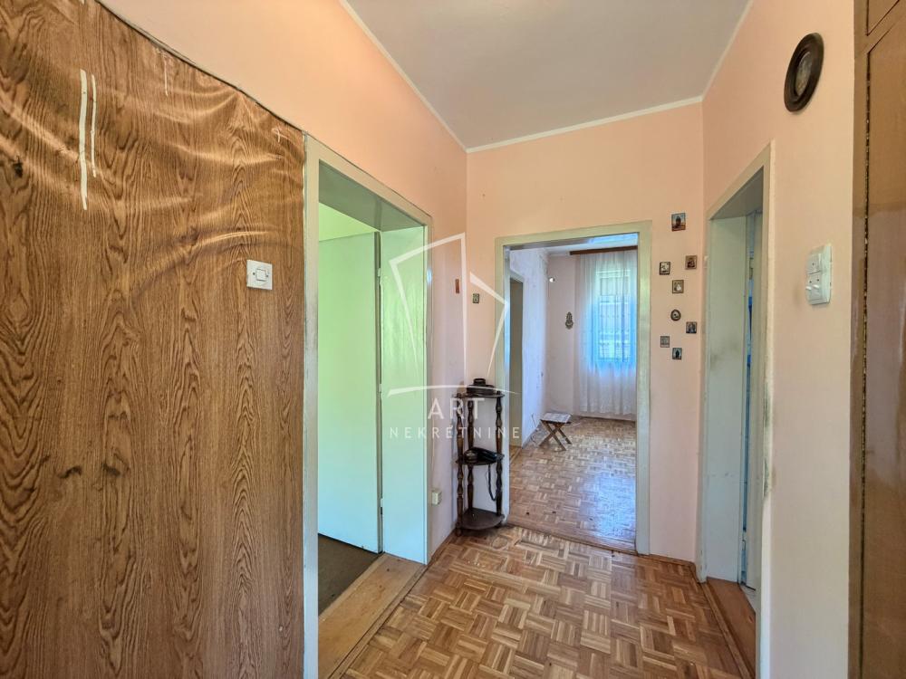 Slika 9 - Slavka Manojlovića,  Kuća na prodaju, 231m2, 195.000€