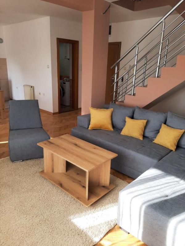 Glavna slika -Trosoban stan za izdavanje, 82m2, 650€
