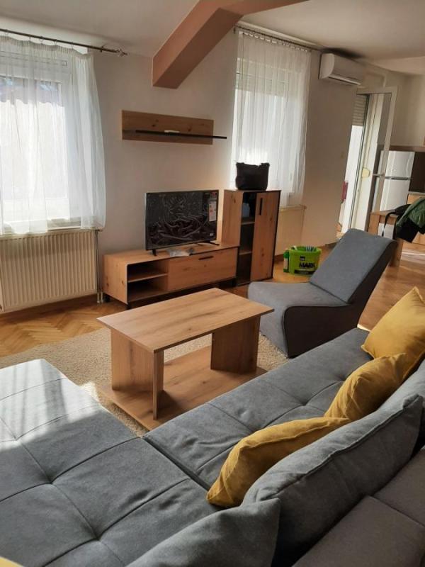 Slika 1 - Trosoban stan za izdavanje, 82m2, 650€