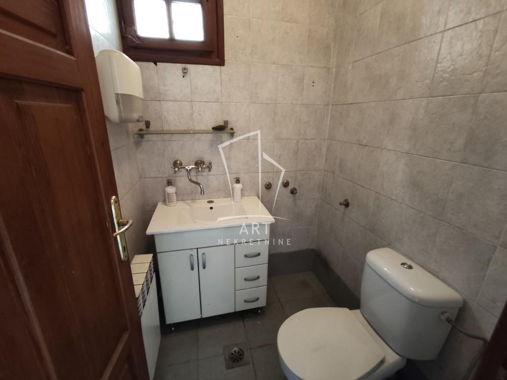 Slika 9 - Južni Bulevar, Kuća za izdavanje, 167m2, 1.000€