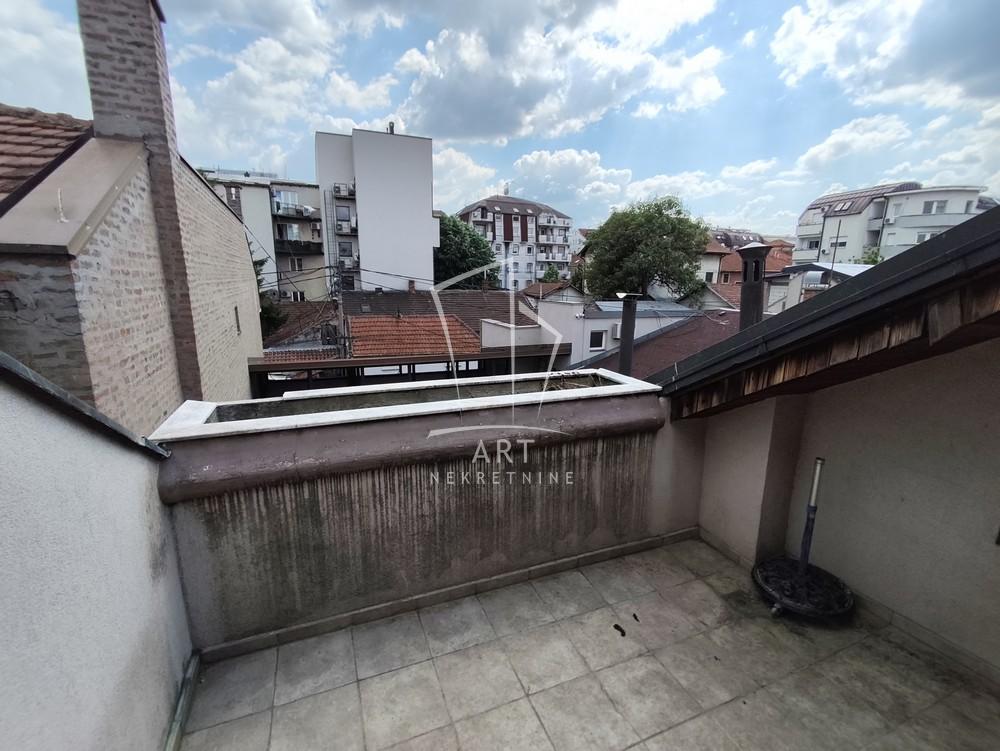 Slika 10 - Južni Bulevar, Kuća za izdavanje, 167m2, 1.000€