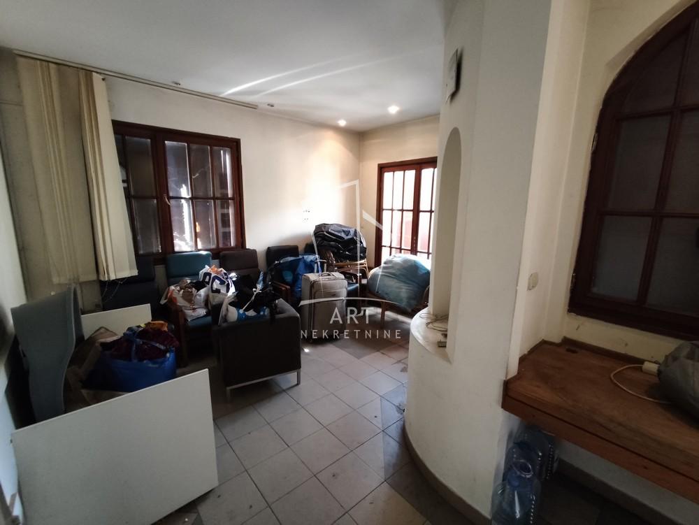 Slika 5 - Južni Bulevar, Kuća za izdavanje, 167m2, 1.000€