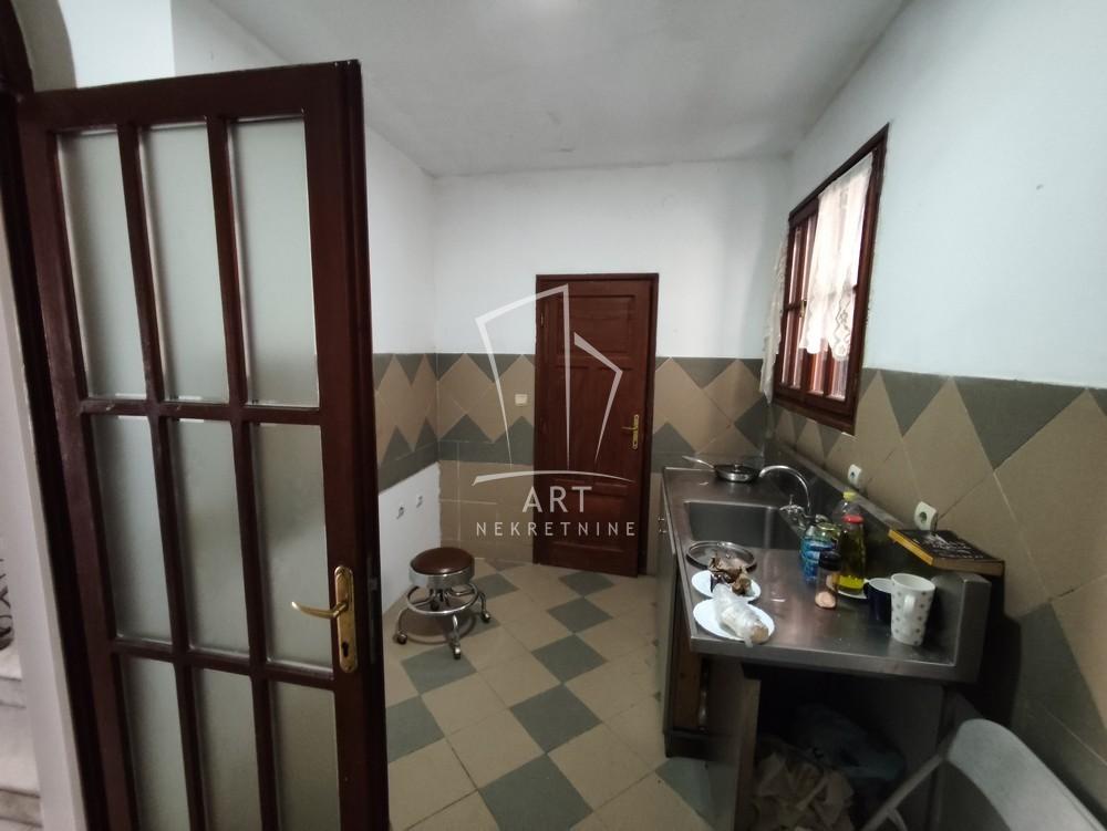 Slika 7 - Južni Bulevar, Kuća za izdavanje, 167m2, 1.000€