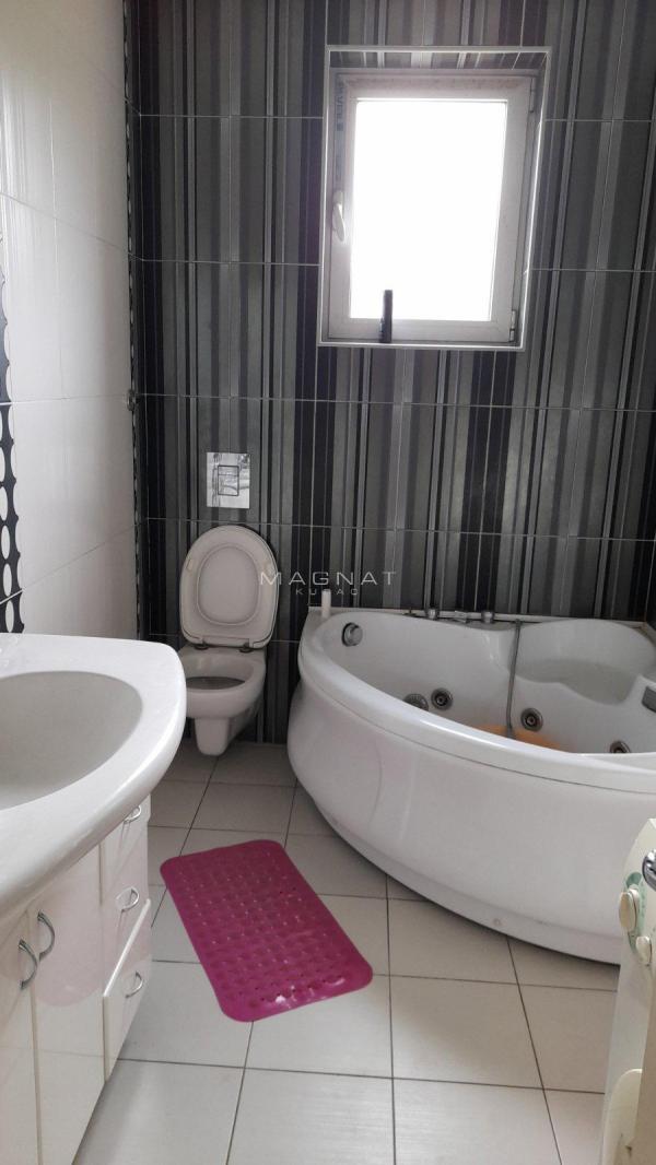 Slika 8 - Lipovačka,  Kuća na prodaju, 240m2, 300.000€