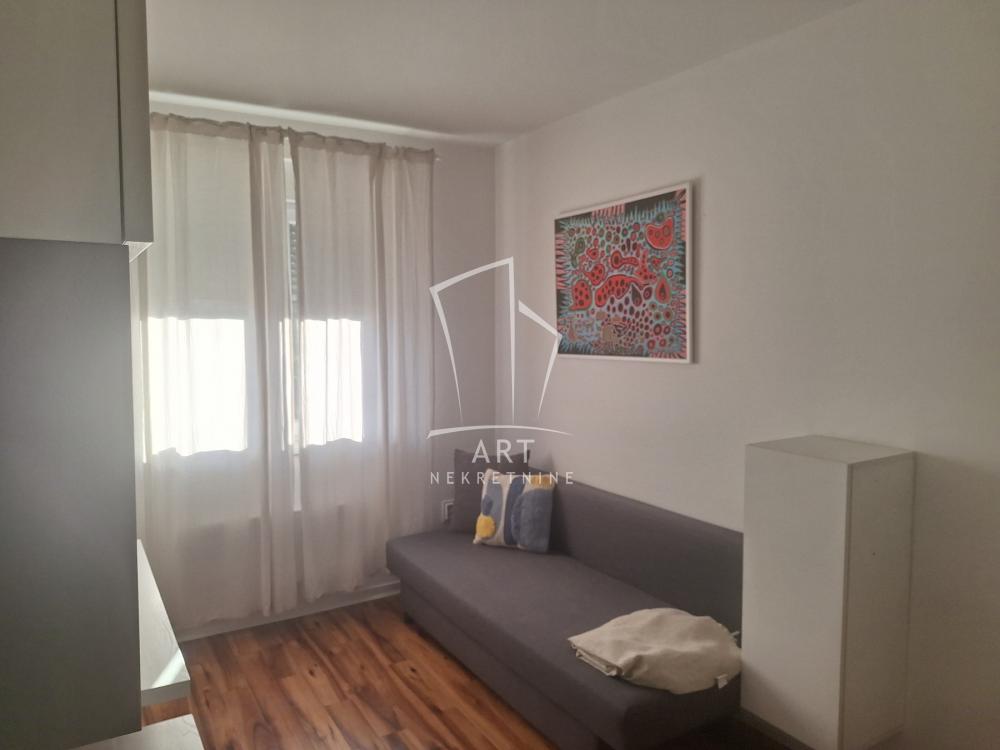 Slika 3 - Južni Bulevar, Dvosoban stan za izdavanje, 38m2, 650€