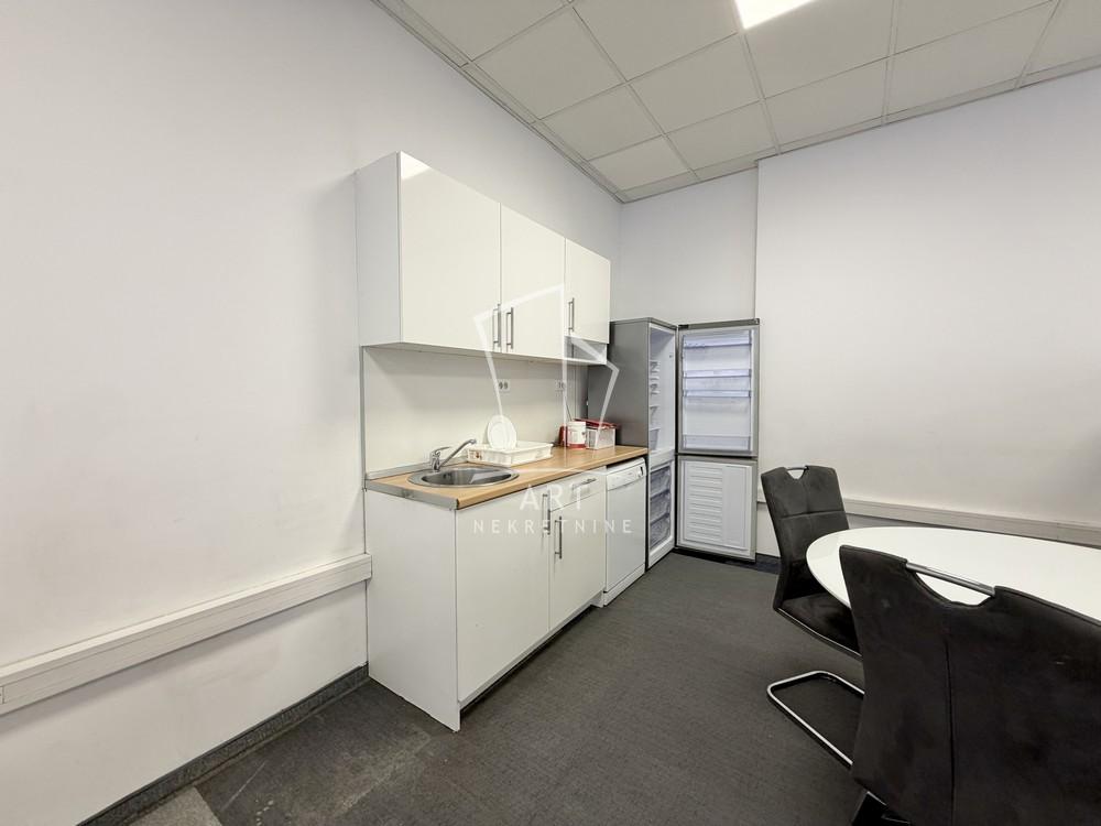 Slika 10 - Palmira Toljatija,  Lokal za izdavanje, 230m2, 2.600€