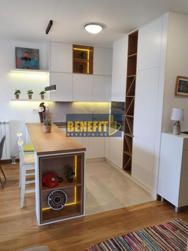 Slika 4 - Četvorosoban stan za izdavanje, 81m2, 1.300€