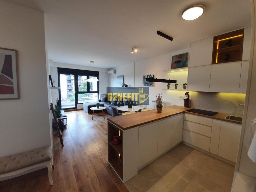 Slika 5 - Četvorosoban stan za izdavanje, 81m2, 1.300€