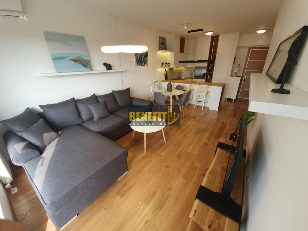 Slika 1 - Četvorosoban stan za izdavanje, 81m2, 1.300€