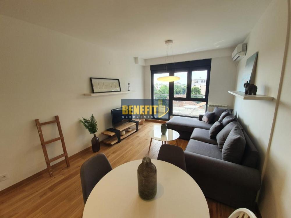Slika 2 - Četvorosoban stan za izdavanje, 81m2, 1.300€