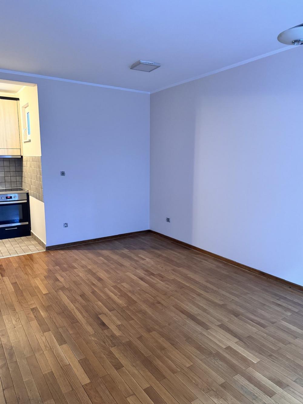 Slika 1 - Kruševačka, Trosoban stan za izdavanje, 67m2, 800€