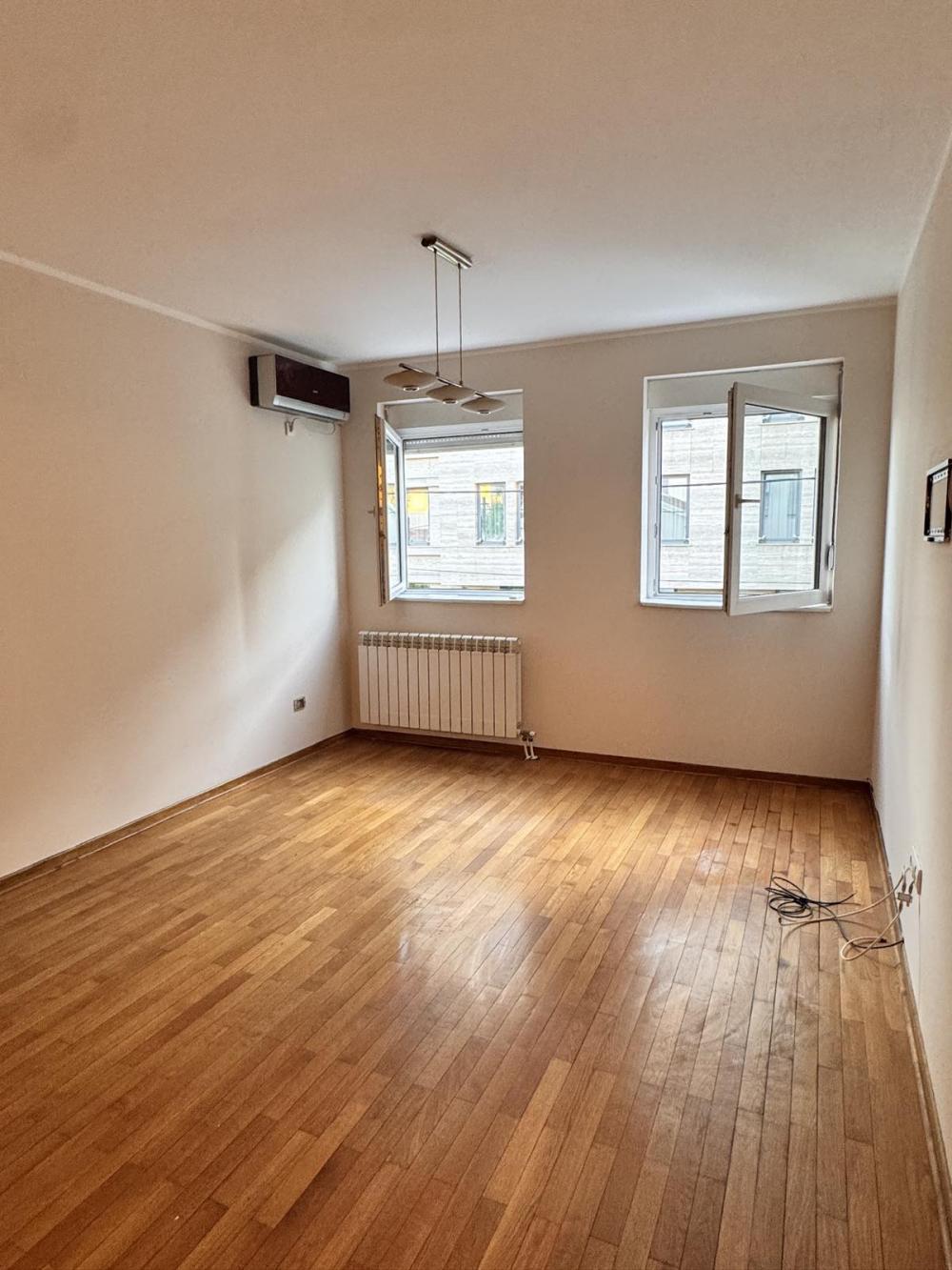 Glavna slika -Kruševačka, Trosoban stan za izdavanje, 67m2, 800€