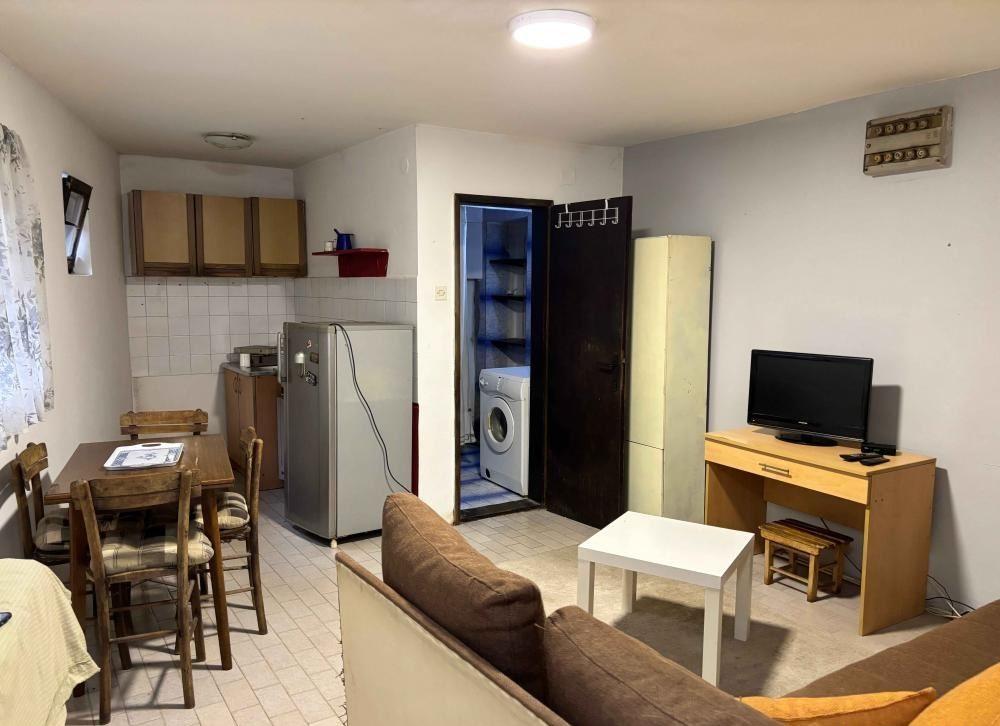 Slika 1 - Jaše Ignjatovića, Jednoiposoban stan za izdavanje, 50m2, 300€