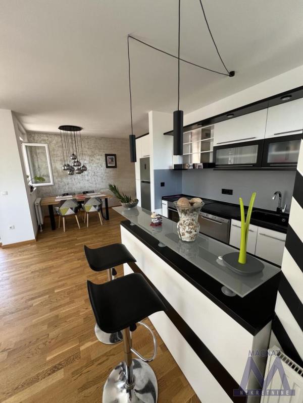 Slika 5 - Četvorosoban stan za izdavanje, 850€
