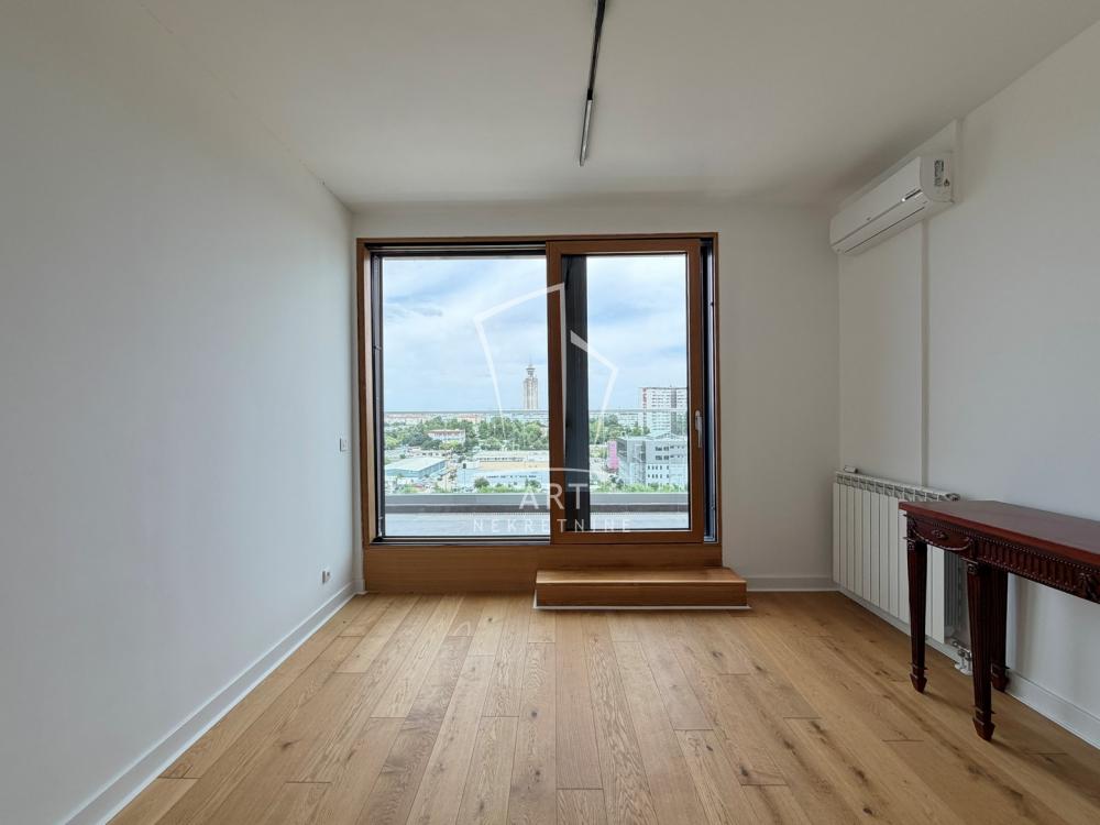 Slika 11 - Bulevar heroja sa Košara, Četvorosoban stan na prodaju, 119m2, 530.000€