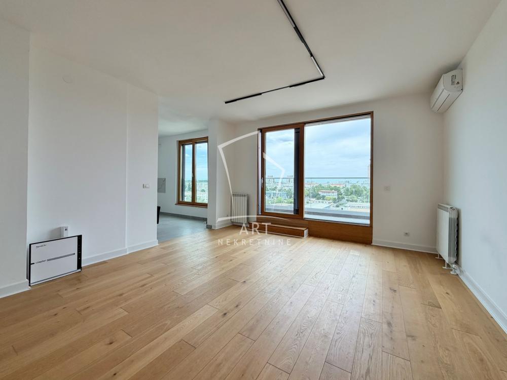 Slika 1 - Bulevar heroja sa Košara, Četvorosoban stan na prodaju, 119m2, 530.000€