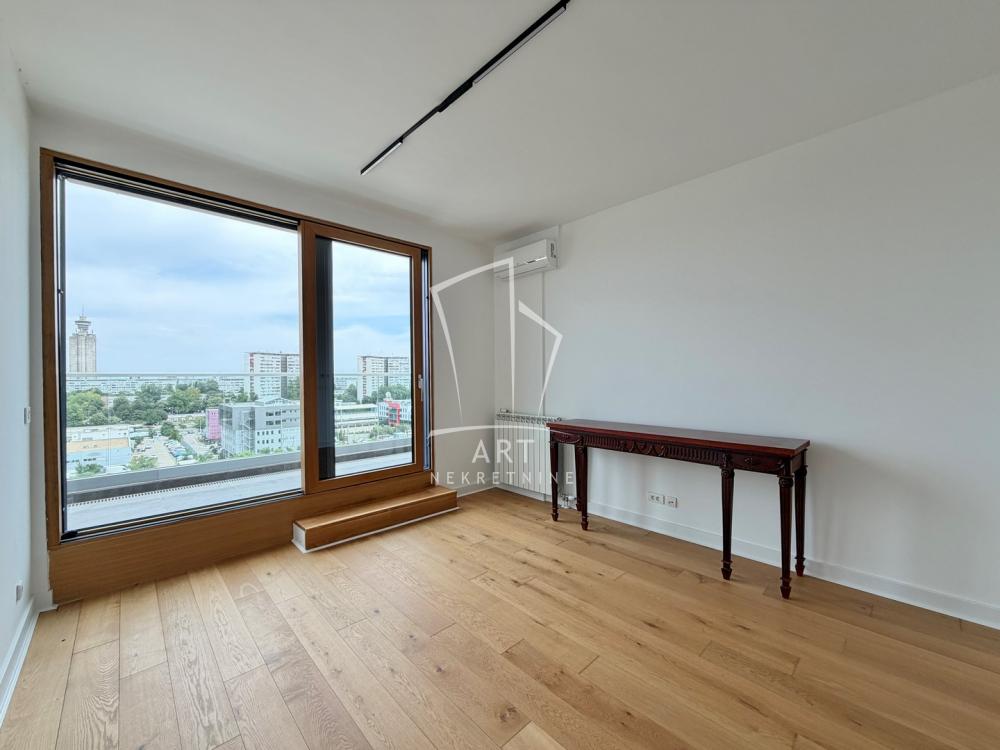 Slika 2 - Bulevar heroja sa Košara, Četvorosoban stan na prodaju, 119m2, 530.000€