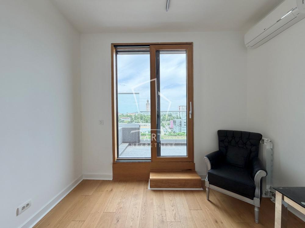 Slika 7 - Bulevar heroja sa Košara, Četvorosoban stan na prodaju, 119m2, 530.000€