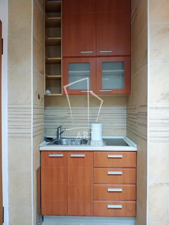 Slika 4 - Cara Nikolaja II,  Lokal za izdavanje, 58m2, 700€