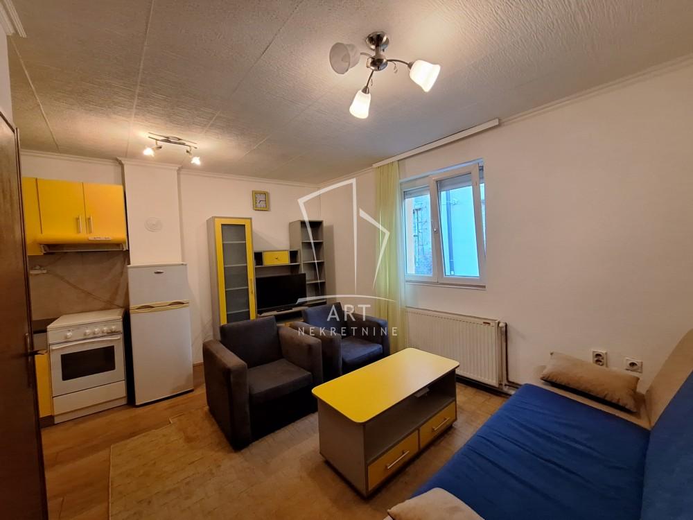 Slika 1 - Manasijeva, Jednoiposoban stan za izdavanje, 37m2, 300€