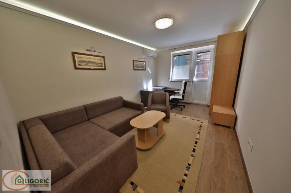 Slika 2 - Dvosoban stan za izdavanje, 64m2, 700€
