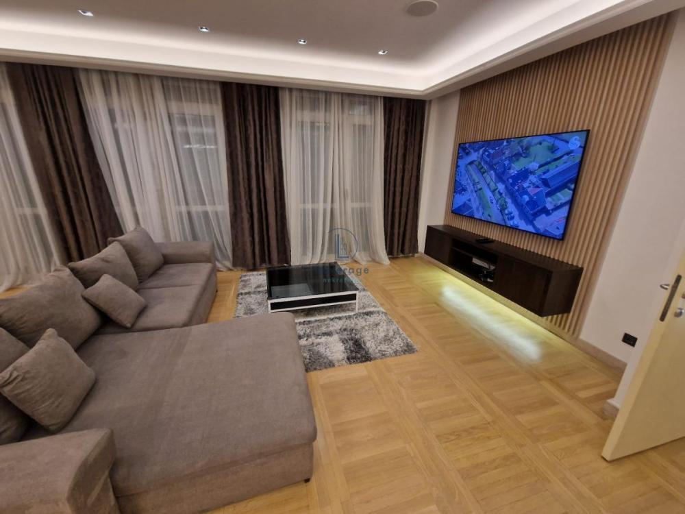 Glavna slika -Velisava Vulovića, Četvorosoban stan za izdavanje, 148m2, 2.400€