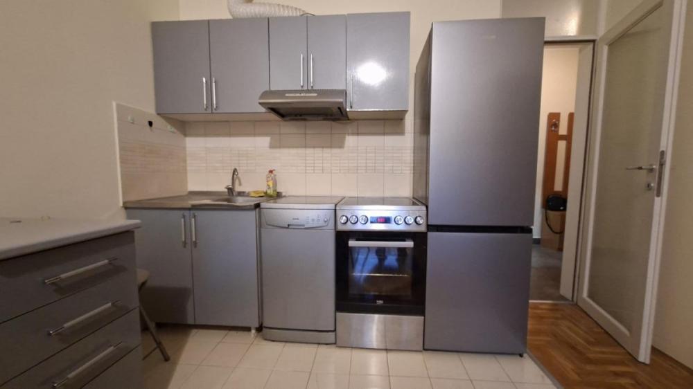 Slika 1 - Jednoiposoban stan za izdavanje, 40m2, 400€