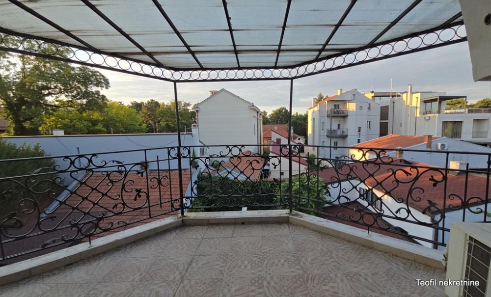 Slika 3 - Istarska,  Kuća za izdavanje, 550m2, 7.000€