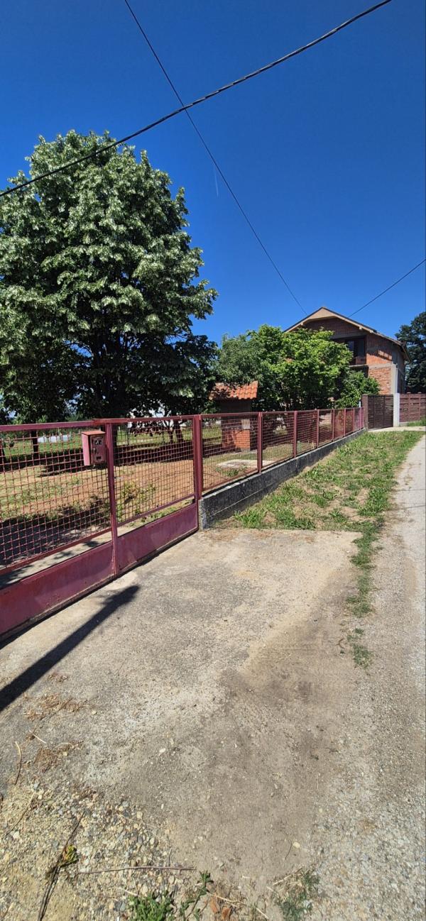 Slika 1 - Kosmajskih Partizana,  Kuća za izdavanje, 140m2, 149.999€