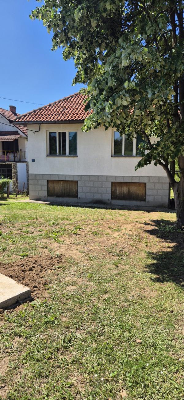 Slika 9 - Kosmajskih Partizana,  Kuća za izdavanje, 140m2, 149.999€