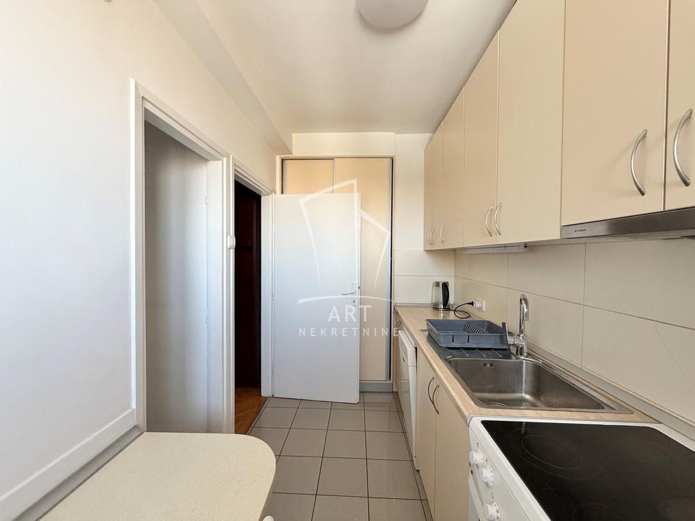 Slika 3 - Resavska, Trosoban stan za izdavanje, 82m2, 900€