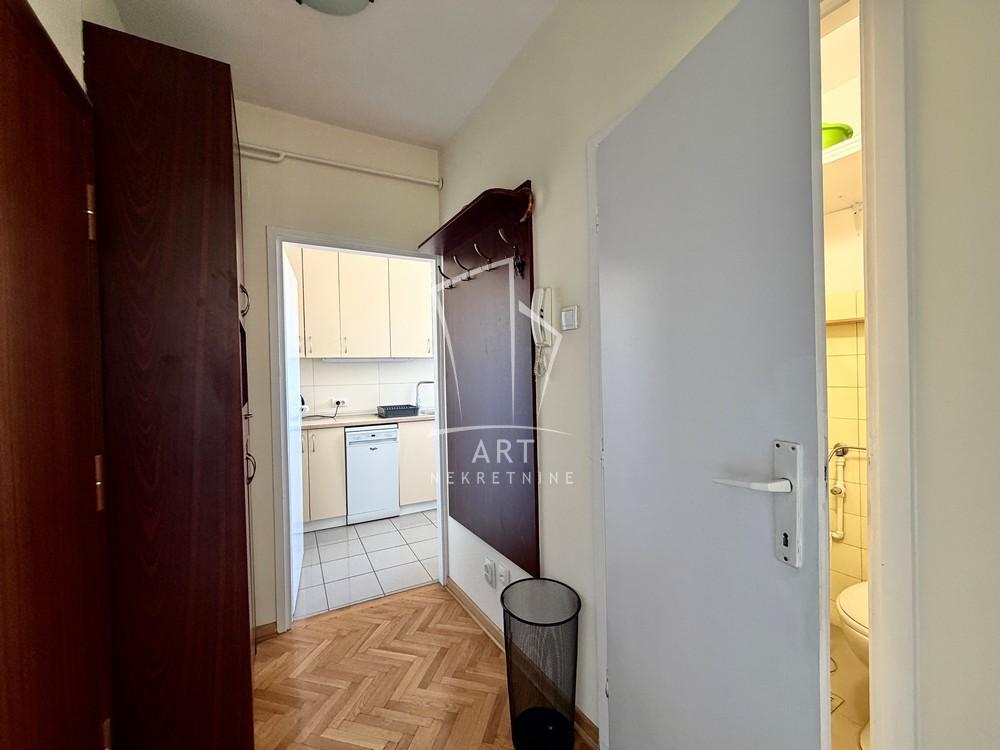 Slika 5 - Resavska, Trosoban stan za izdavanje, 82m2, 900€