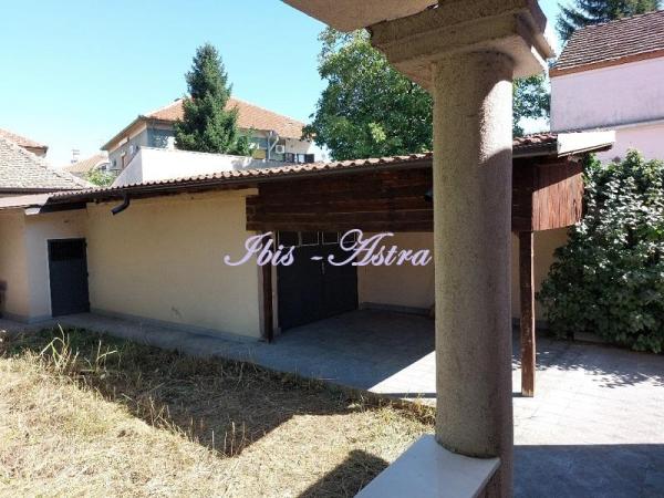 Slika 1 - Karla Soprona, Kuća za izdavanje, 100m2, 1.250€
