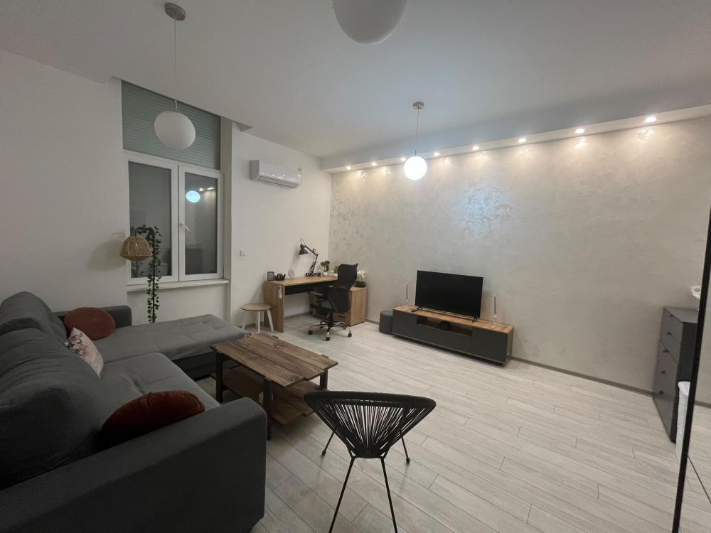 Glavna slika -Karađorđeva, Dvosoban stan za izdavanje, 45m2, 700€