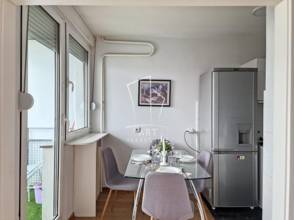 Slika 5 - Bulevar Mihajla Pupina, Trosoban stan za izdavanje, 67m2, 1.300€