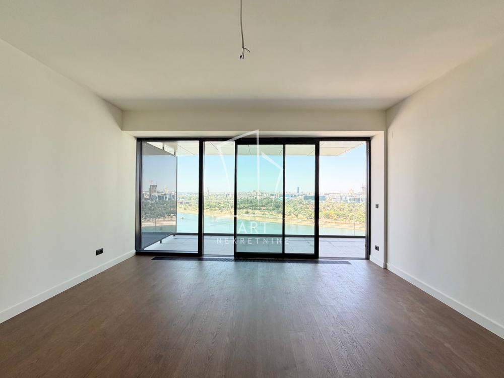 Slika 1 - Hercegovačka, Četvorosoban stan na prodaju, 150m2, 969.000€
