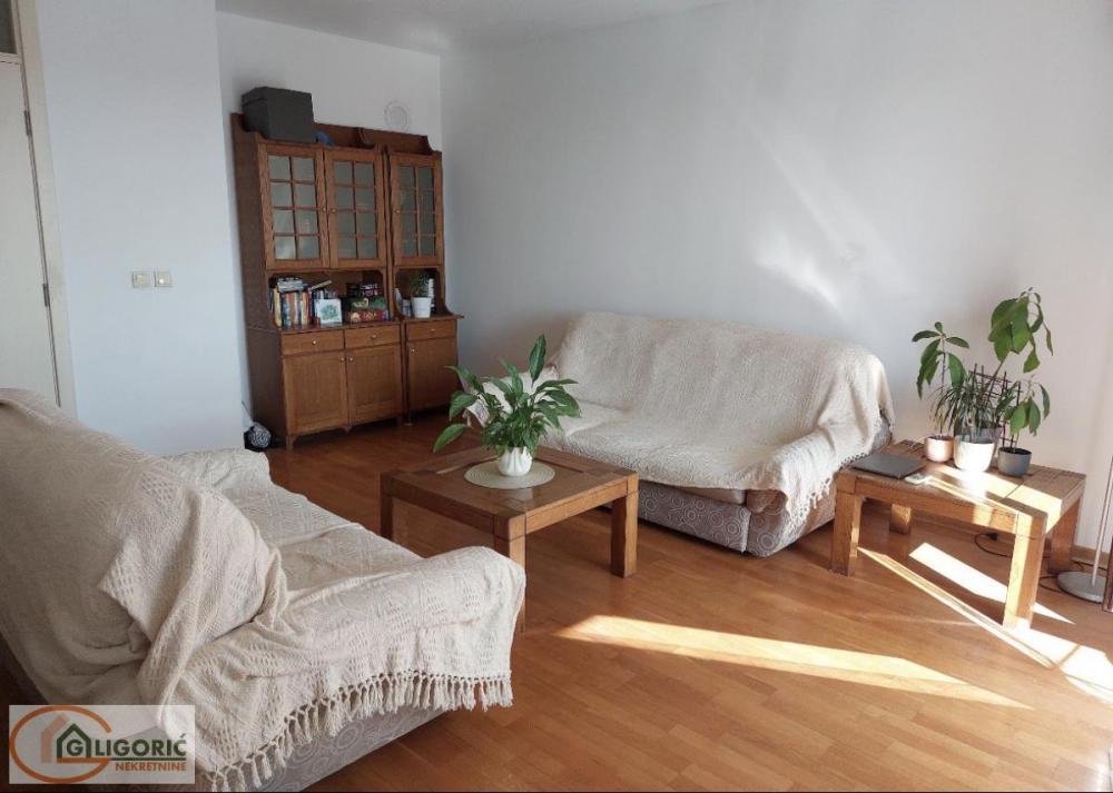 Slika 2 - Ulcinjska, Četvorosoban stan za izdavanje, 95m2, 950€