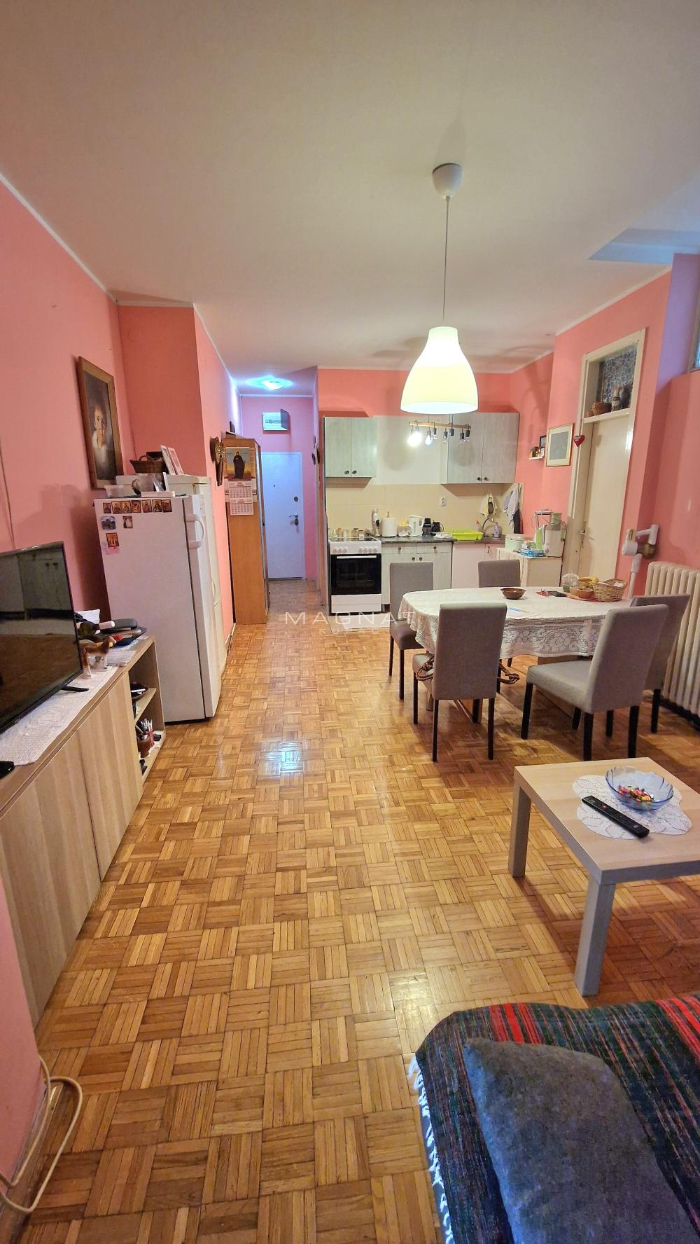 Slika 5 - Milentija Popovića, Dvoiposoban stan na prodaju, 59m2, 215.000€