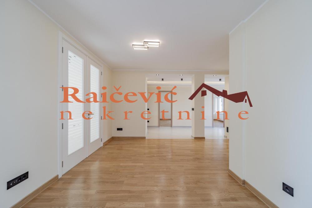 Slika 1 - Nikole Djurkovica, Četvoroiposoban stan na prodaju, 123m2, 381.300€