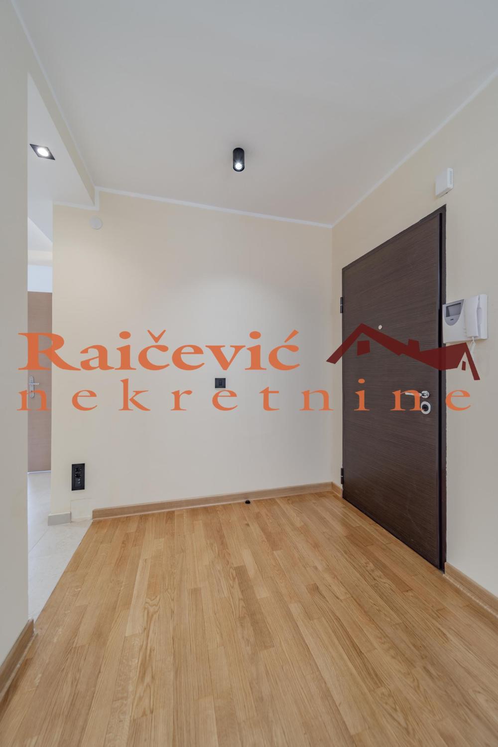 Slika 3 - Nikole Djurkovica, Četvoroiposoban stan na prodaju, 123m2, 381.300€