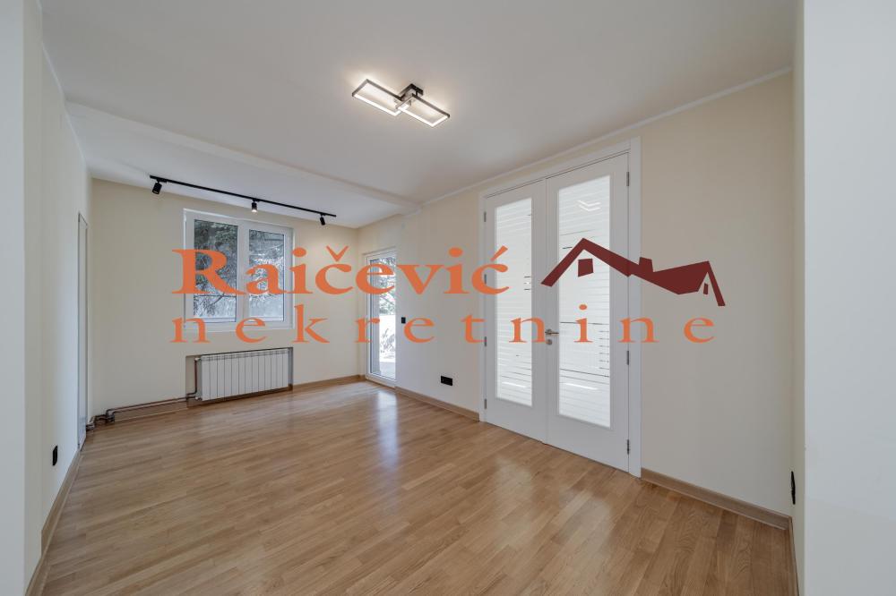 Slika 4 - Nikole Djurkovica, Četvoroiposoban stan na prodaju, 123m2, 381.300€